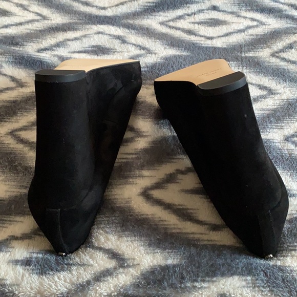 Nine West black wedges  5 1/2 - Picture 2 of 4